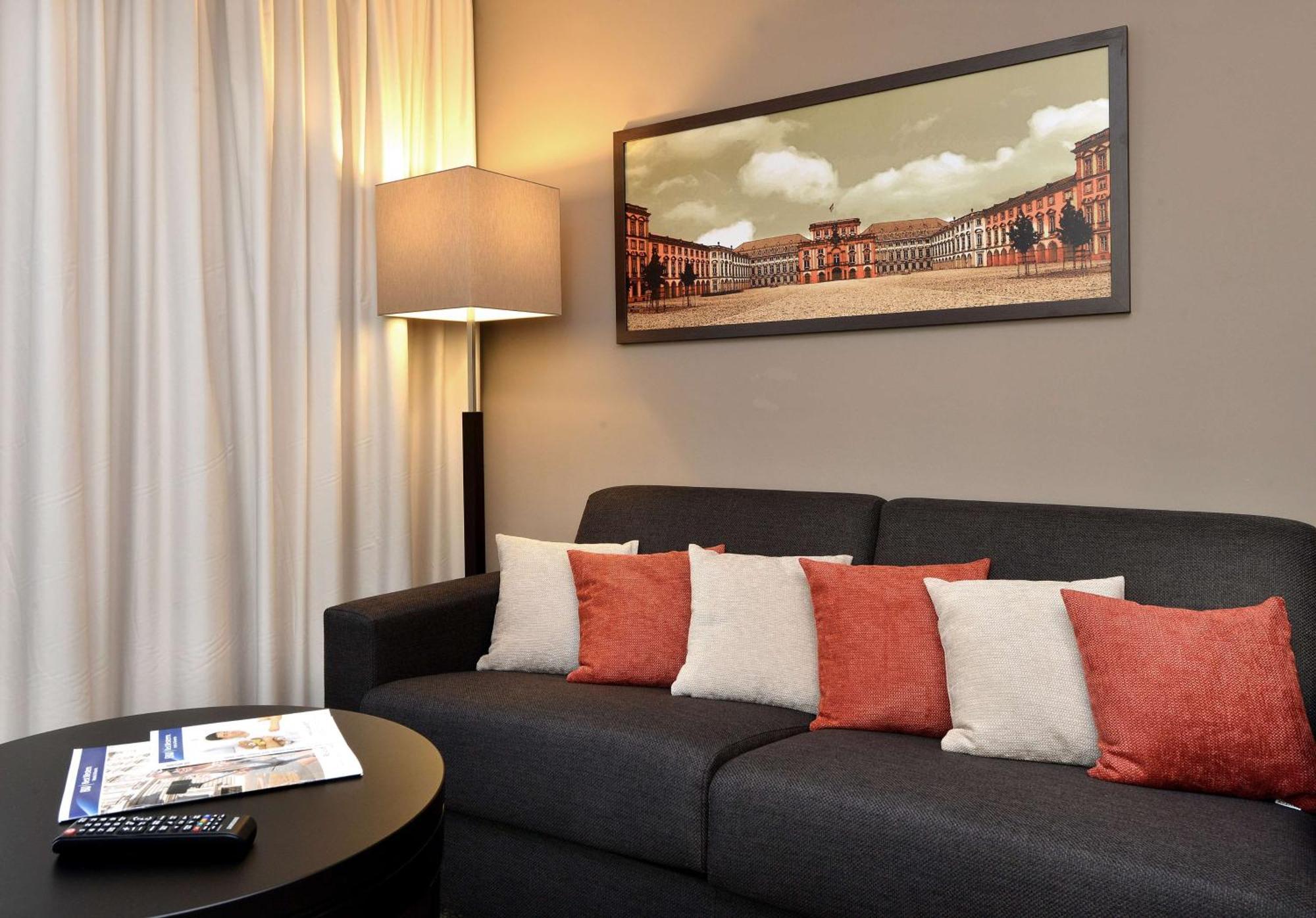 Best Western Plus Delta Park Hotel MHG Exteriör bild