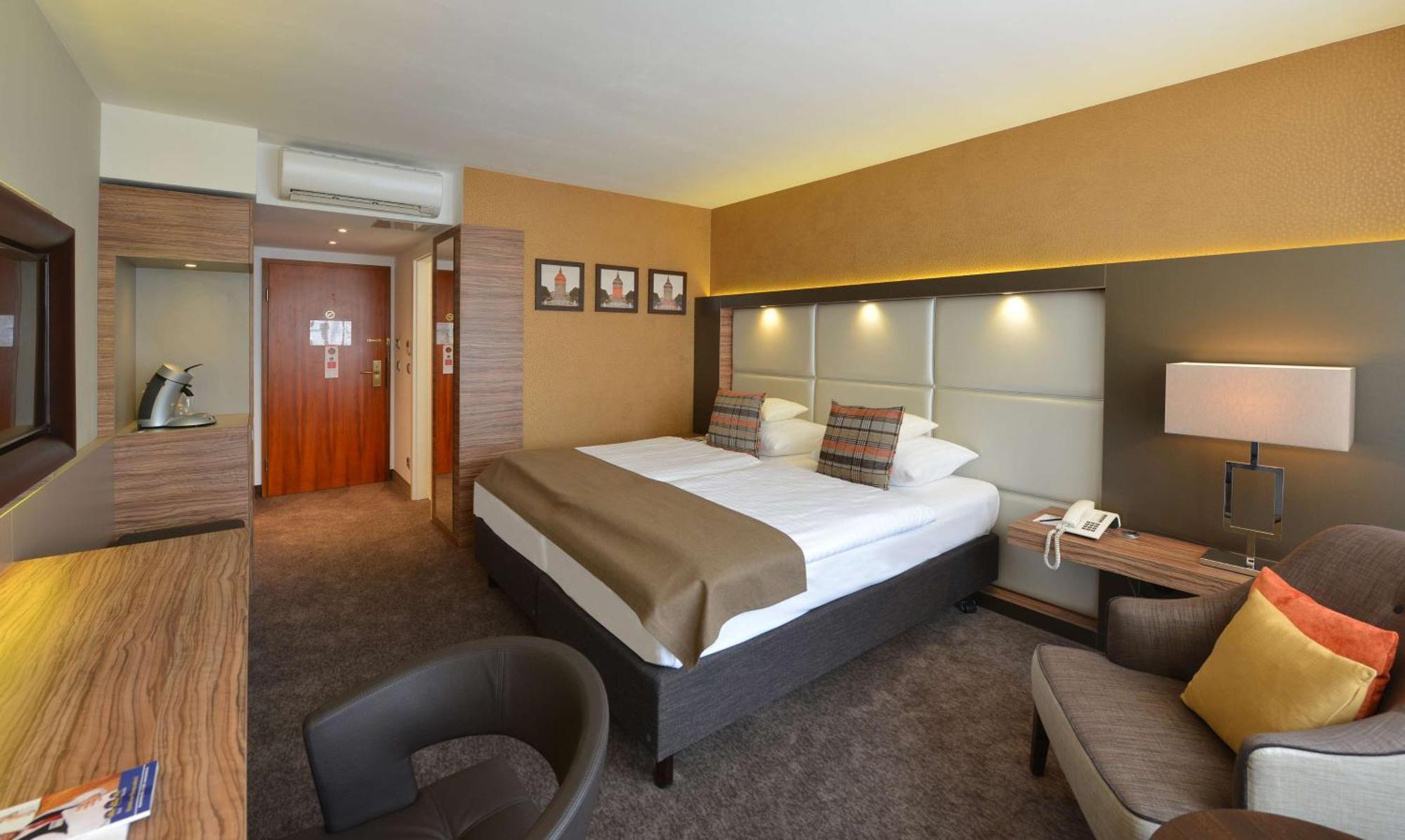 Best Western Plus Delta Park Hotel MHG Exteriör bild